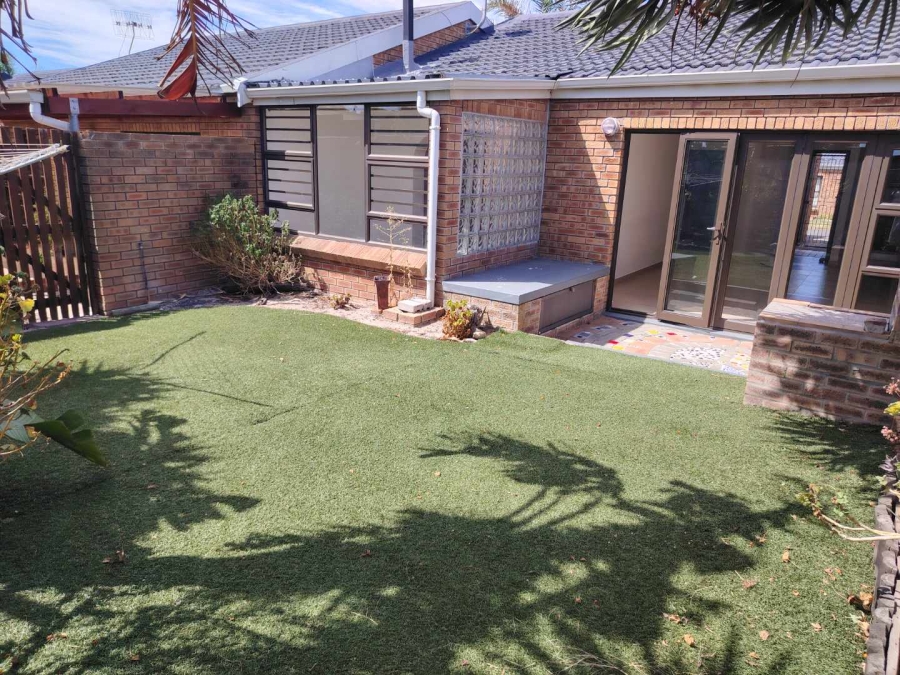 To Let 2 Bedroom Property for Rent in Eden Park Western Cape